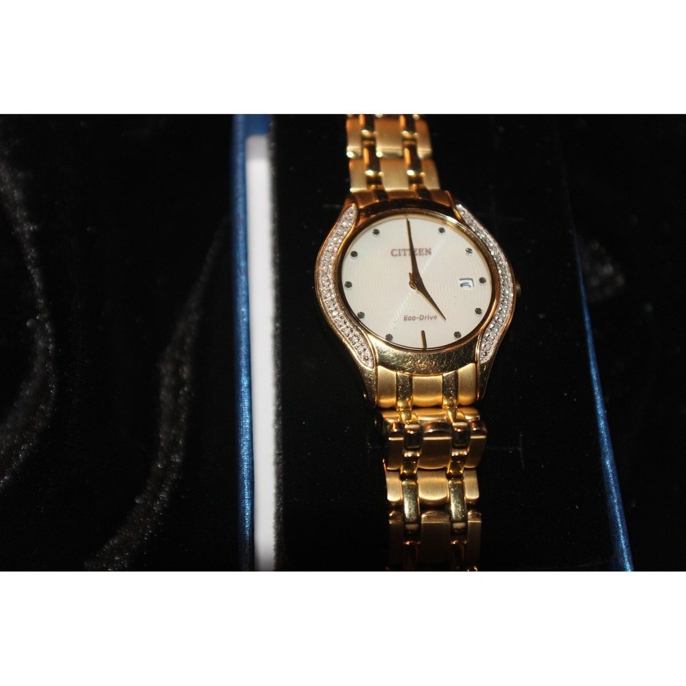 Citizen Eco-Drive Women's Watch J015 GN-0-S-9 White Dial Date Crystal Accents